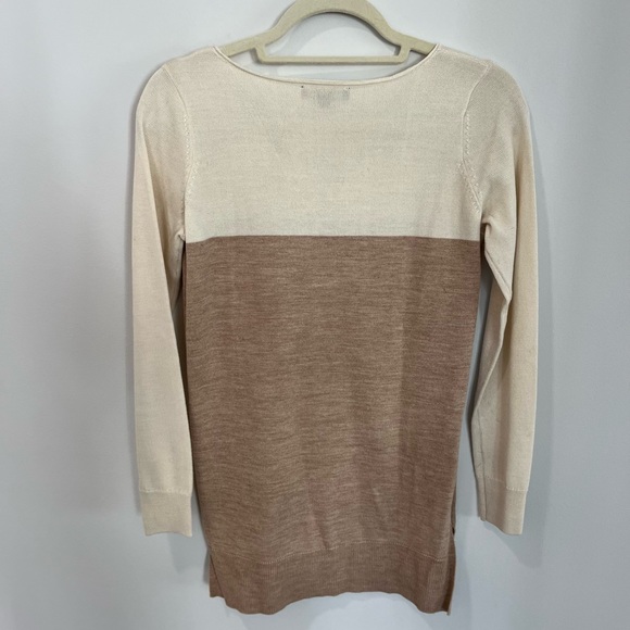 NWOT Ann Taylor V Neck Sweater - Picture 5 of 6